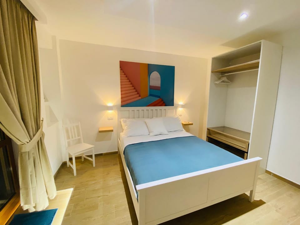 Property building, Photo of the whole room, Bedroom, air conditioner