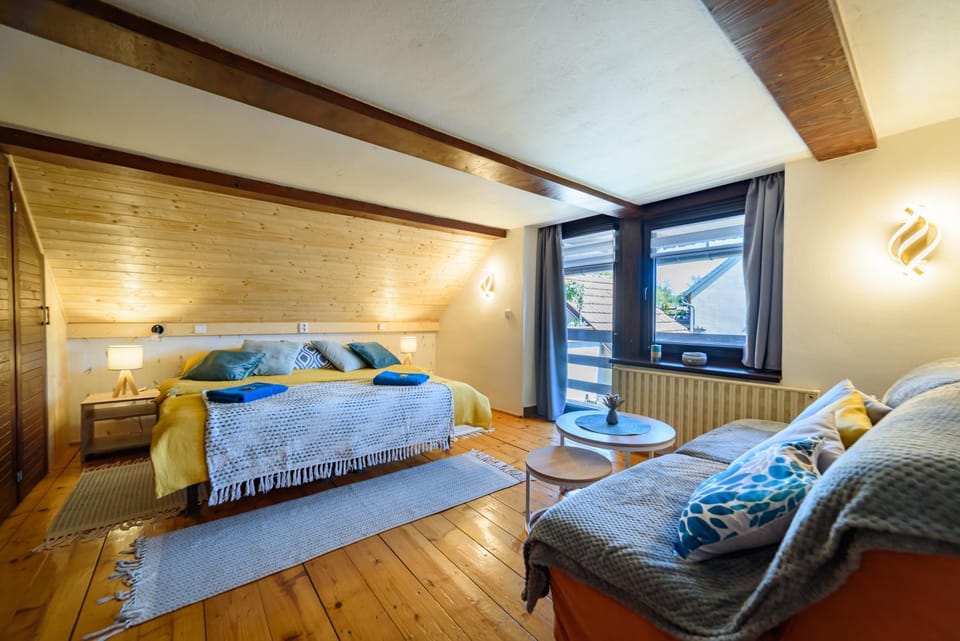 Property building, Bed, Bedroom