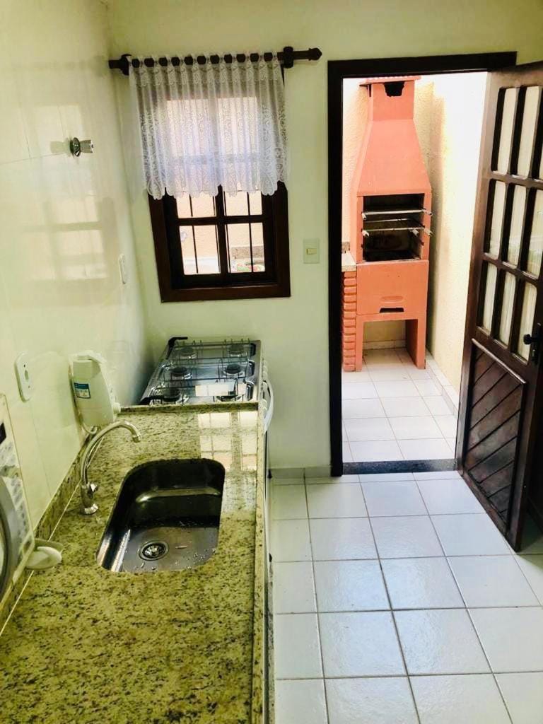 Kitchen or kitchenette, minibar, pet friendly, stove