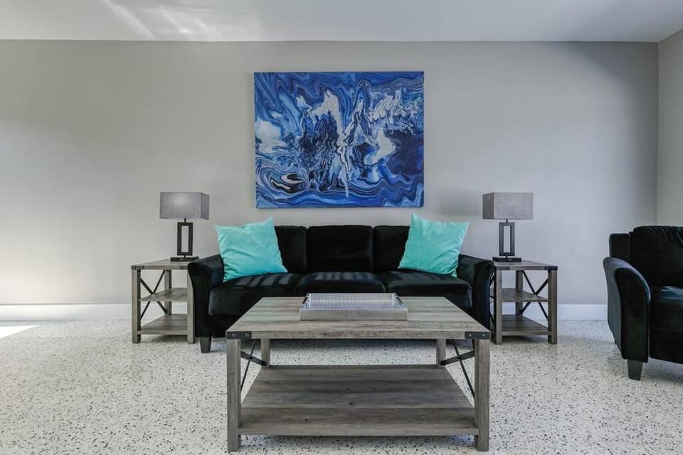Sunshine Manor 2017-1 Apartment in Wilton Manors