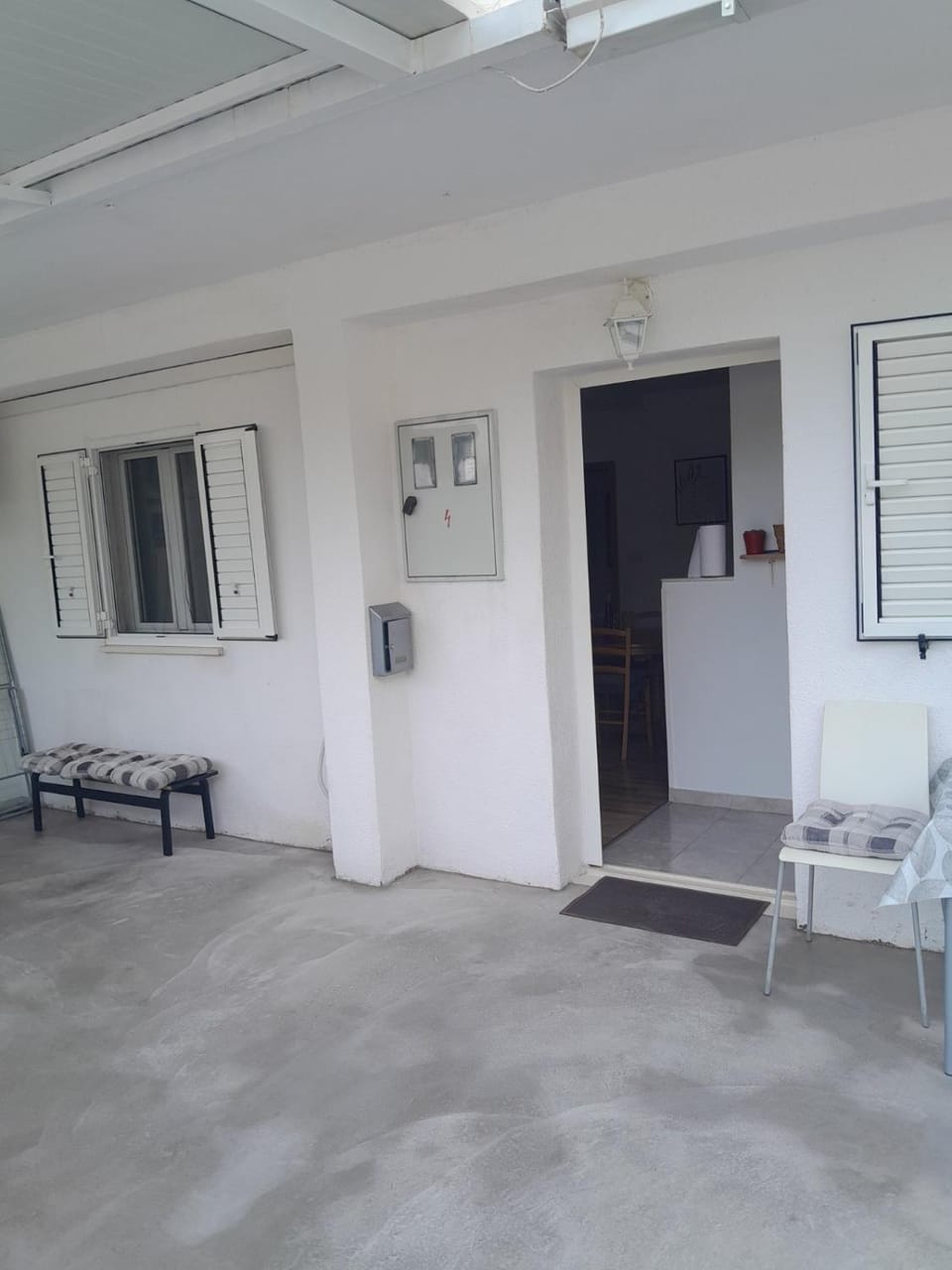 Facade/entrance