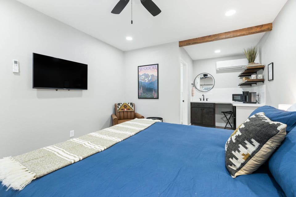 The Charlotte Sequoia Motel R2 House in Three Rivers