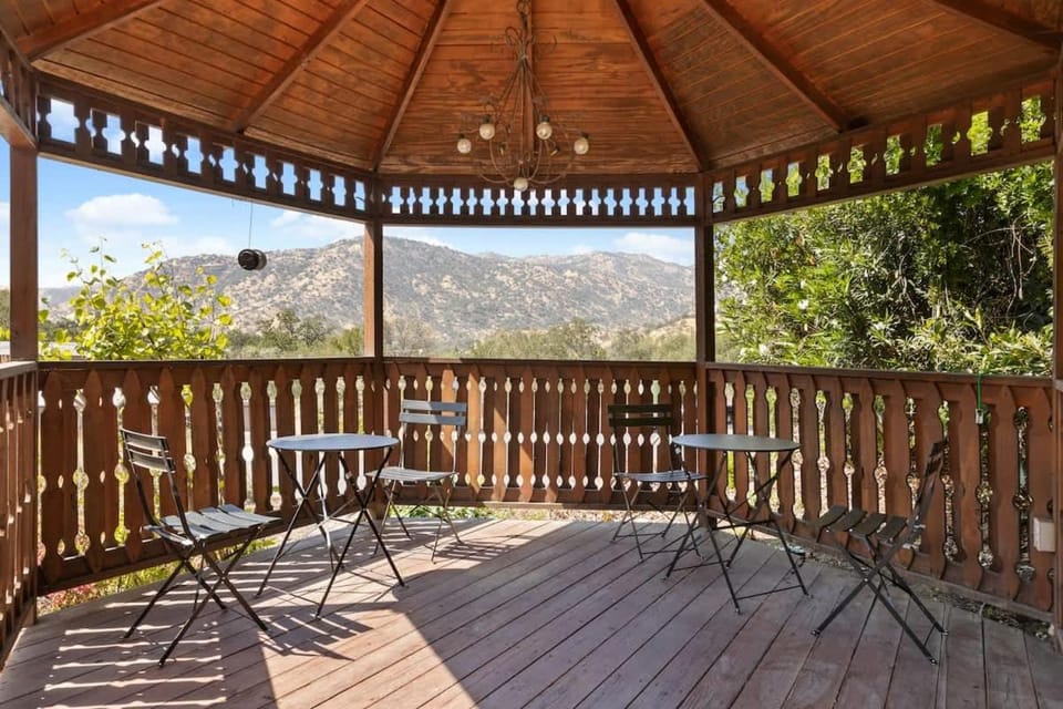 The Atwell Sequoia Motel RM 8 Apartment in Three Rivers