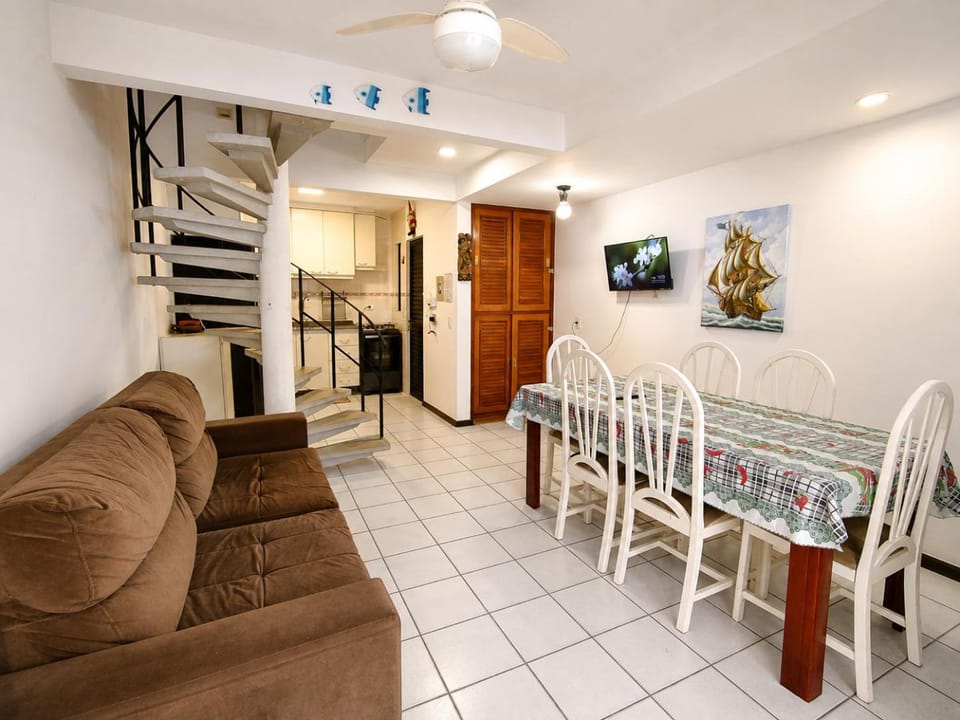 Triplex White em Caiobá-Matinhos-Pr a 200 mt do mar Apartment in State of Paraná