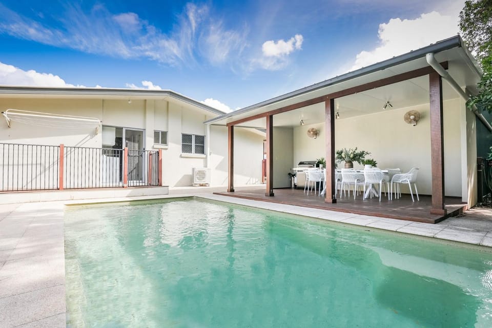Property building, Dining area, Swimming pool