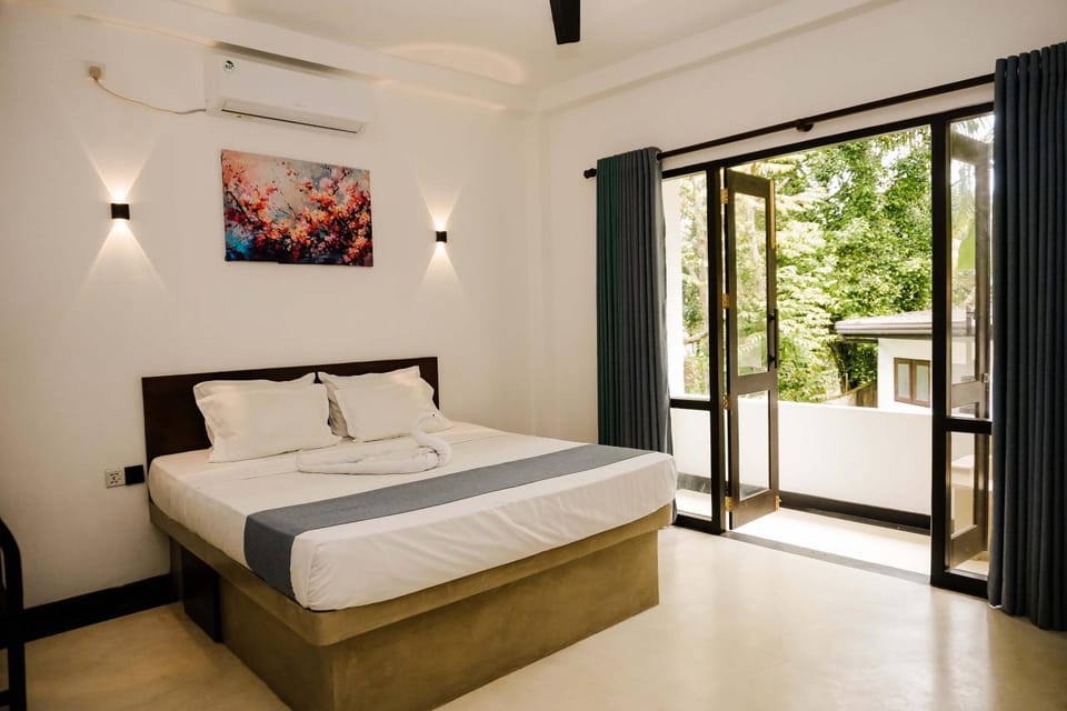 Bed, Photo of the whole room, Bedroom, air conditioner