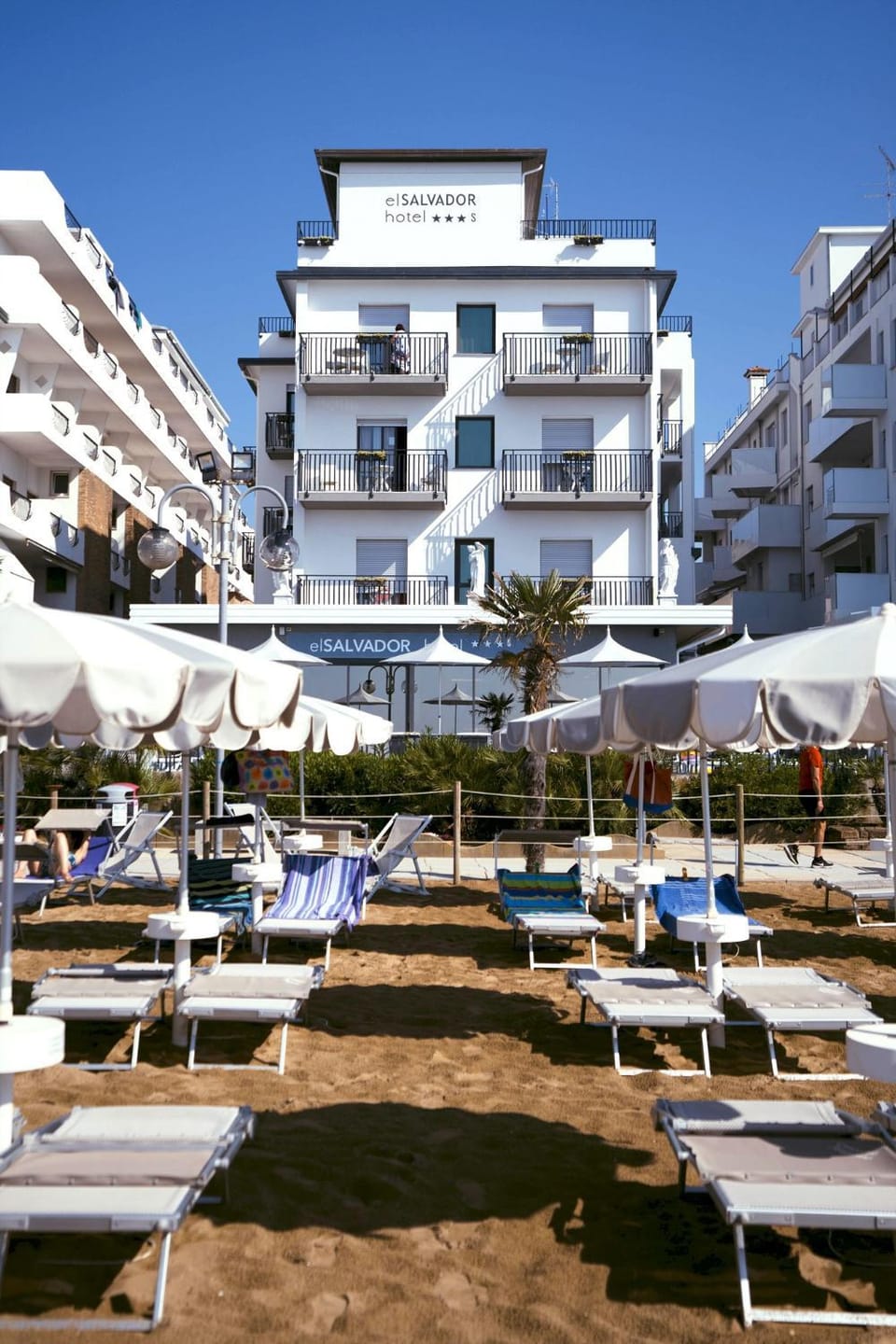 Property building, Day, Beach, Pool view, Swimming pool, sunbed