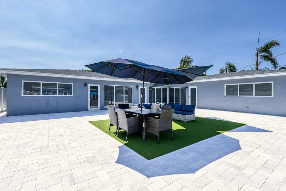 Sunshine Complex Apartment in Wilton Manors