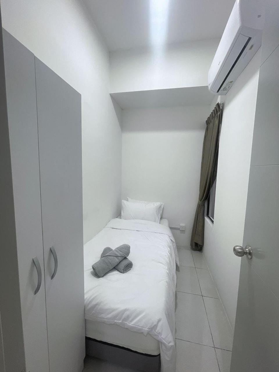 Comfy WIFI place @Manjalara 5Min to Desa Park City Apartment in Petaling Jaya