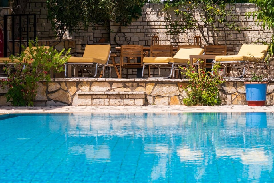 Swimming pool, Swimming pool