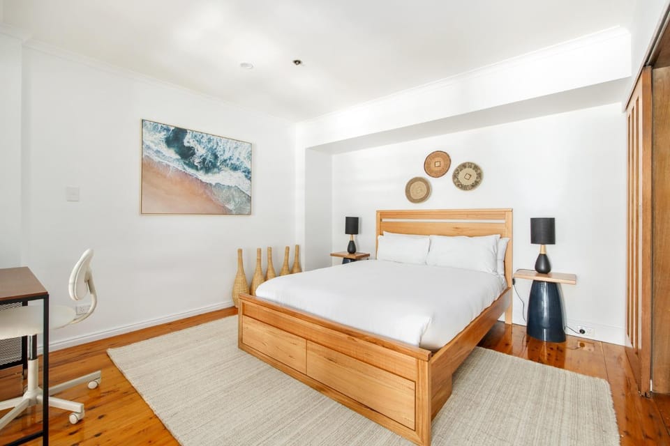 Stylish Inner City 2-Bed Unit by Fig Lane Park Apartment in Sydney