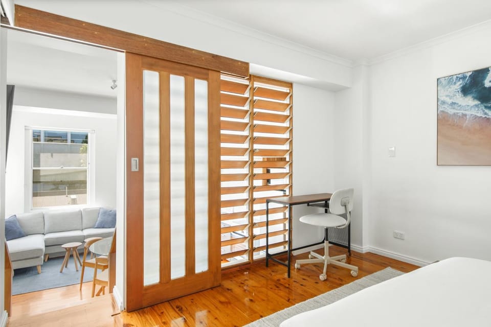 Stylish Inner City 2-Bed Unit by Fig Lane Park Apartment in Sydney