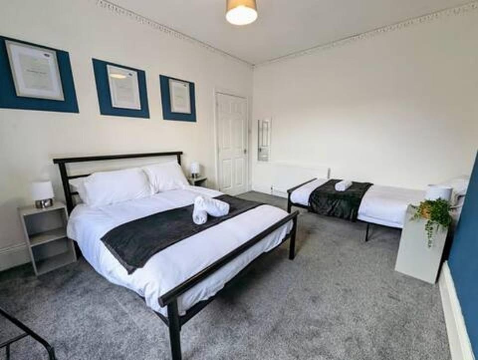 Spacious Large Flat for your family and friends Apartment in Gateshead