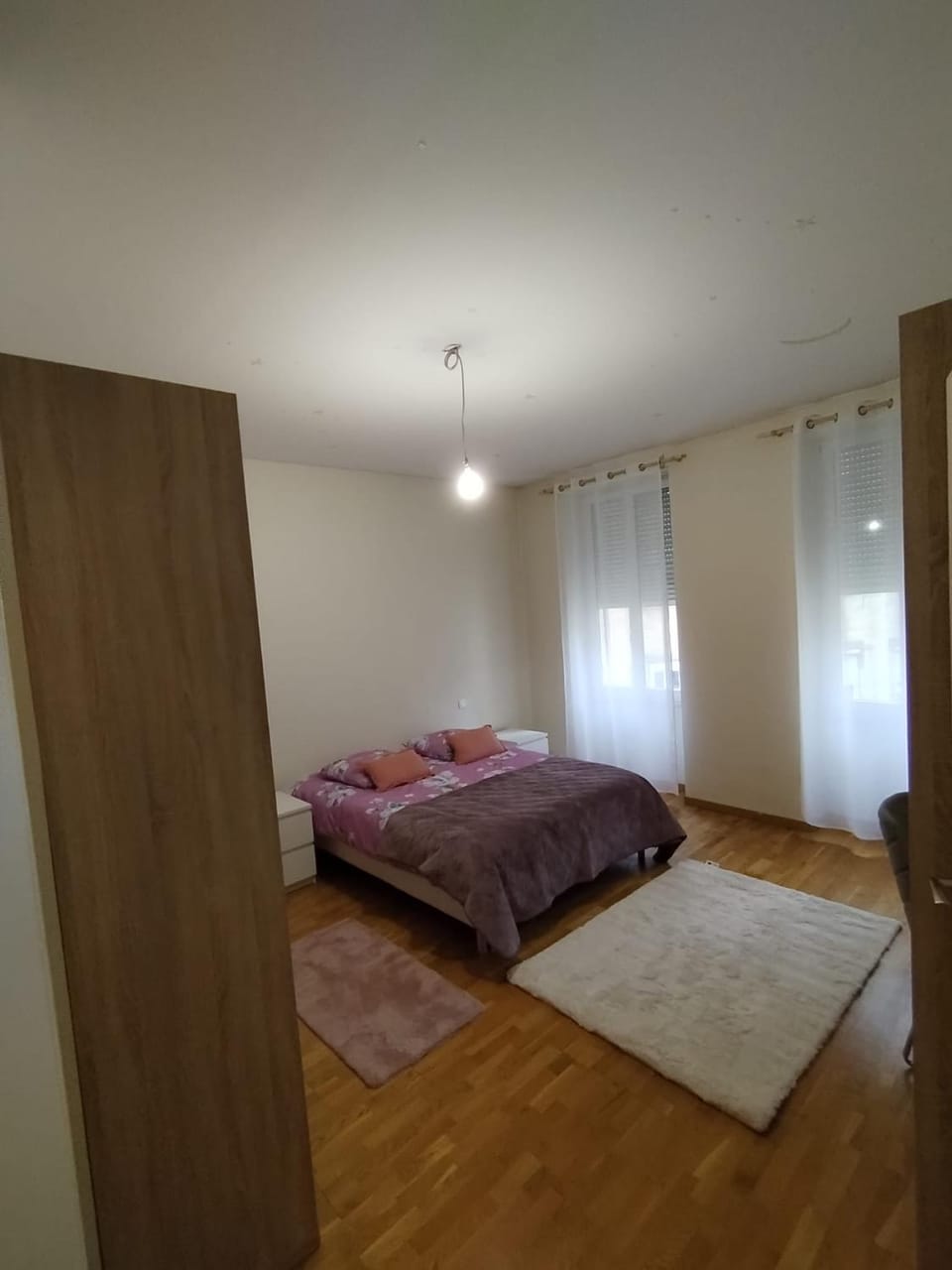 Bed, Photo of the whole room, wardrobe