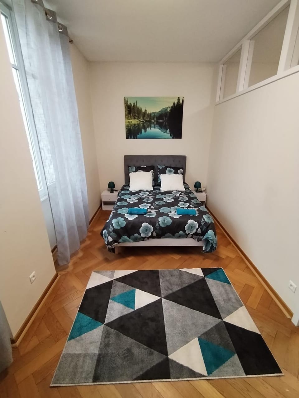 Bed, Photo of the whole room