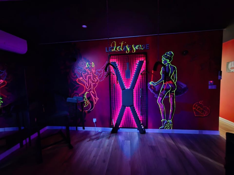 L'Interdit Suite Luxe Romantique Spa Balneo Sauna Hammam Apartment in Auvergne-Rhône-Alpes