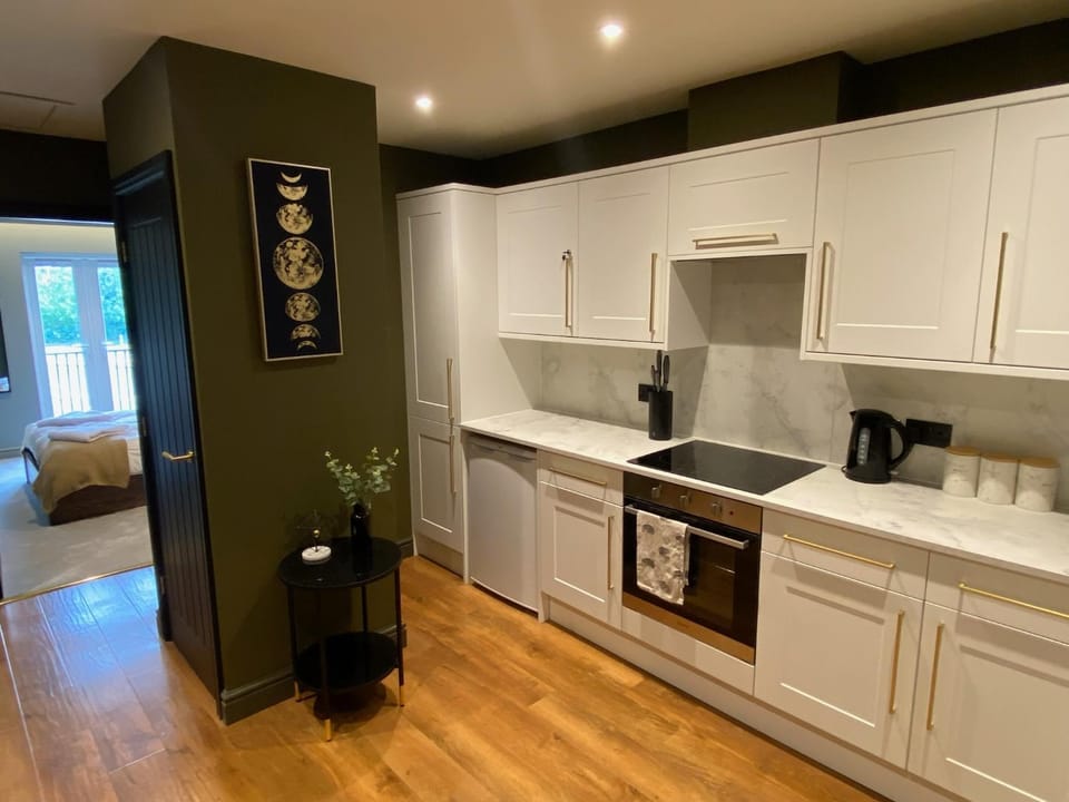 Coffee/tea facilities, Kitchen or kitchenette, pet friendly, stove