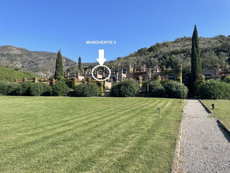 Property building, Garden, View (from property/room)