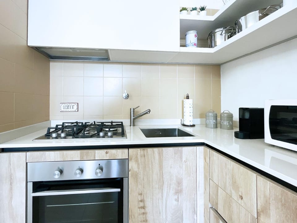 Kitchen or kitchenette, minibar, pet friendly, stove