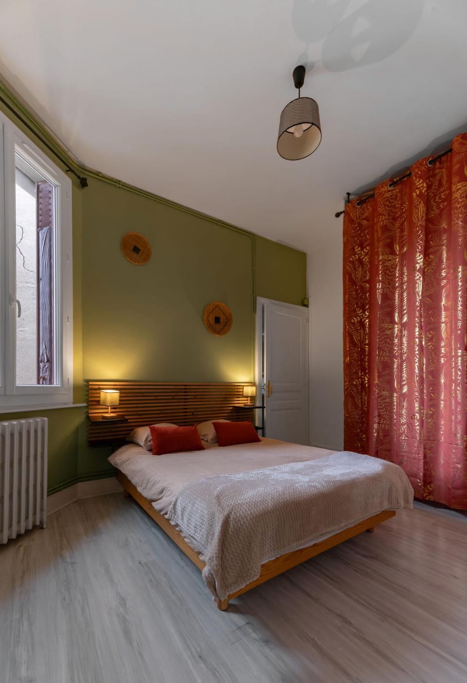 Bed, Photo of the whole room, Bedroom