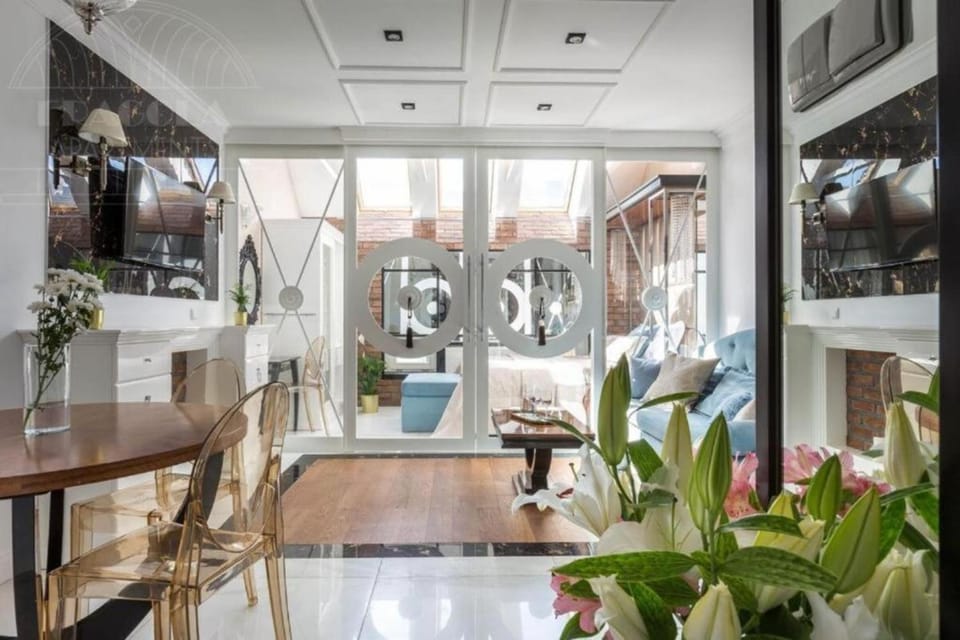 TV and multimedia, Dining area