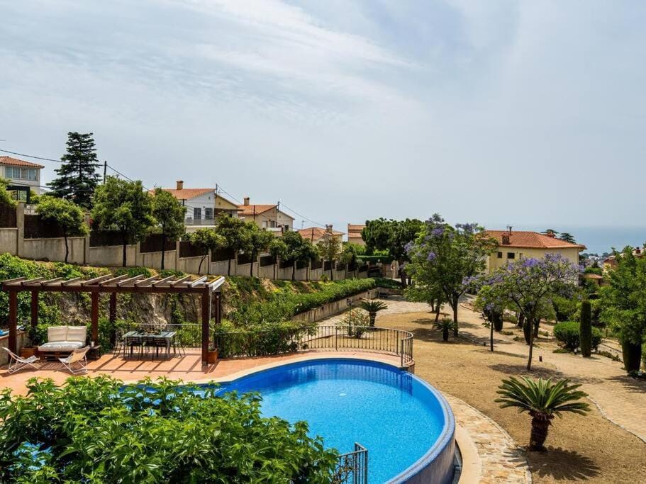 Garden, Swimming pool, Swimming pool