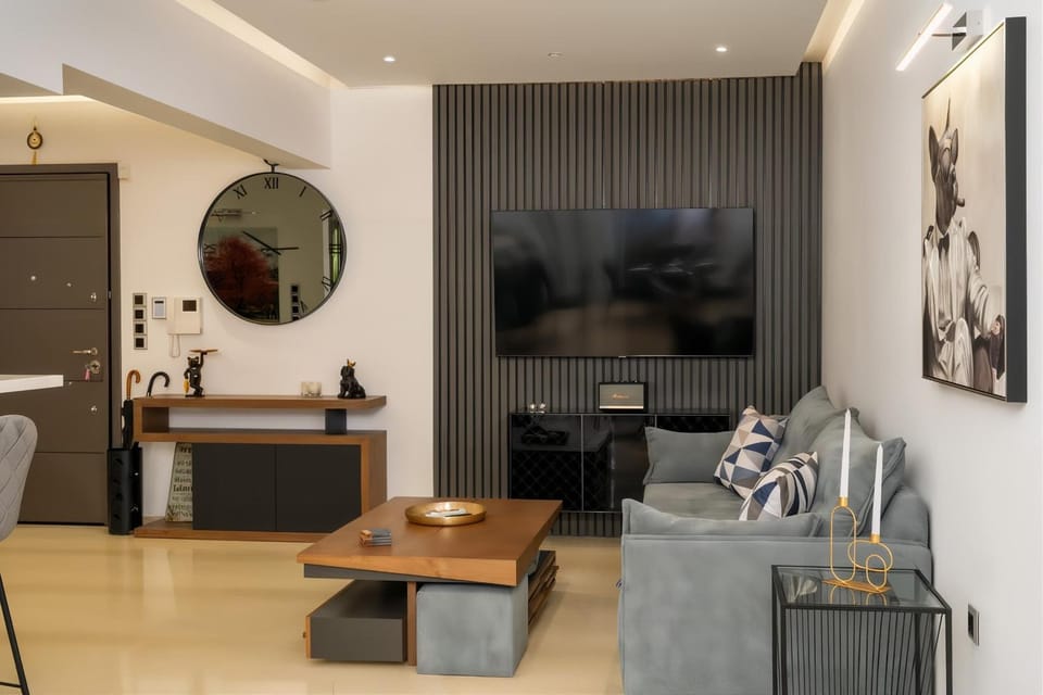 Elegant Oasis 2 BR Apt near the Marina & the Beach Apartment in Alimos