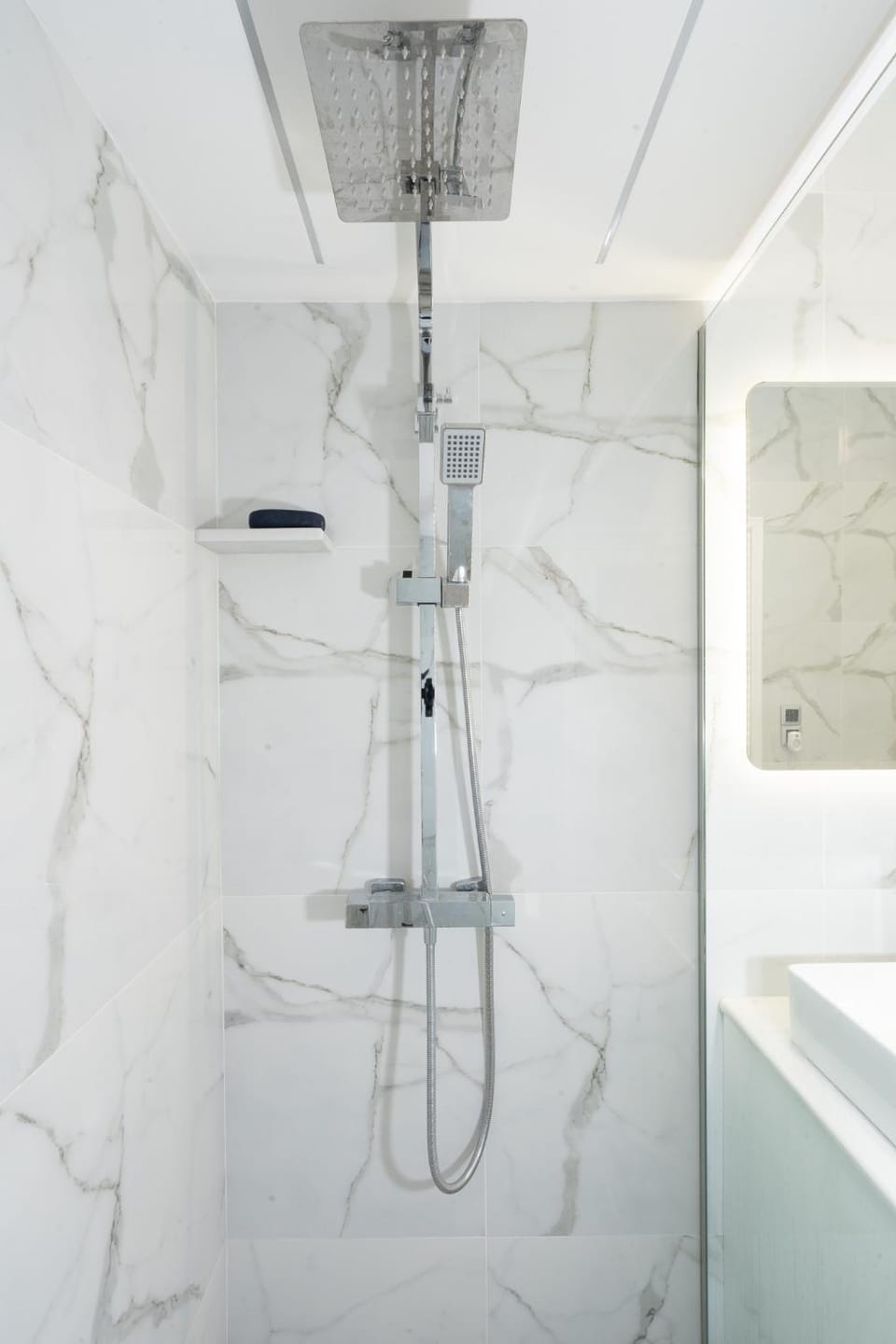 Elegant Oasis 2 BR Apt near the Marina & the Beach Apartment in Alimos