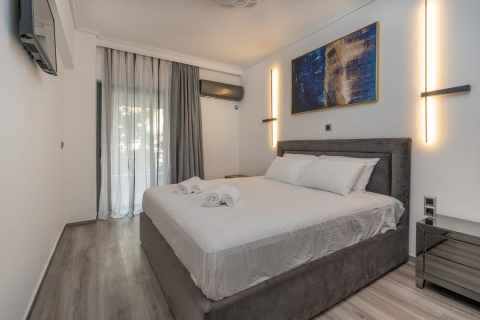 Elegant Oasis 2 BR Apt near the Marina & the Beach Apartment in Alimos