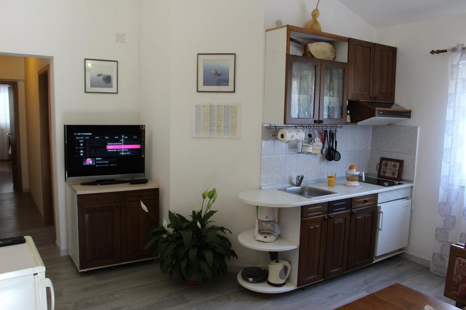Living room, Dining area, kitchen