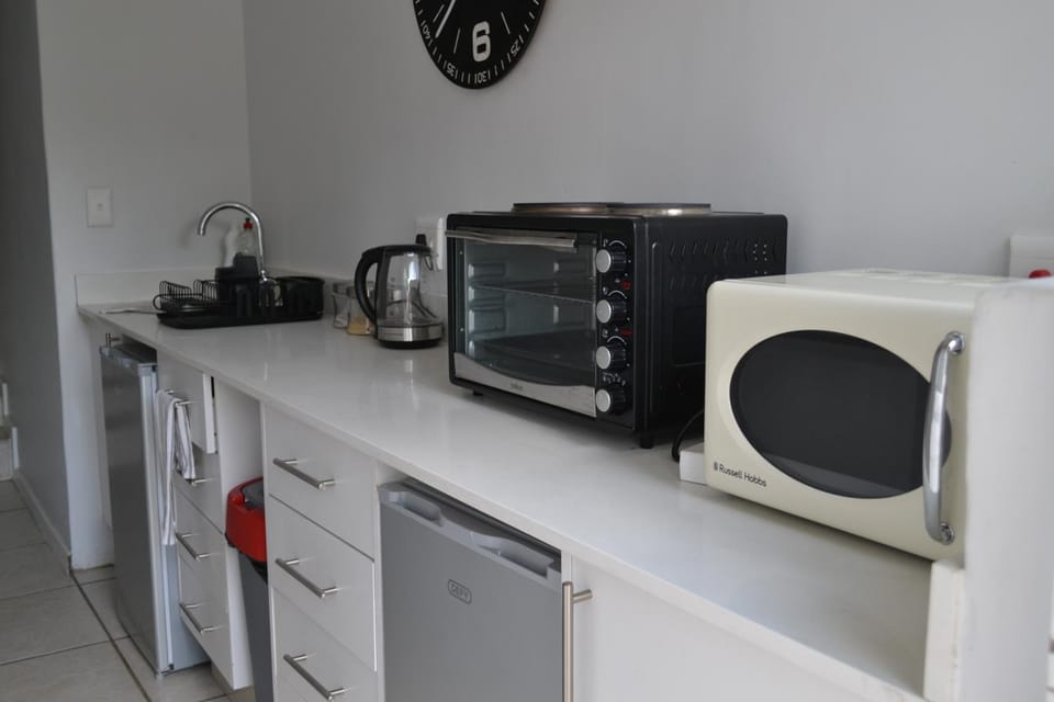 Lonehill - Suite 2B Apartment in Sandton