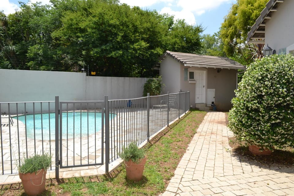Lonehill - Suite 2B Apartment in Sandton