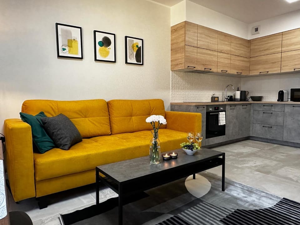 Kitchen or kitchenette, Seating area
