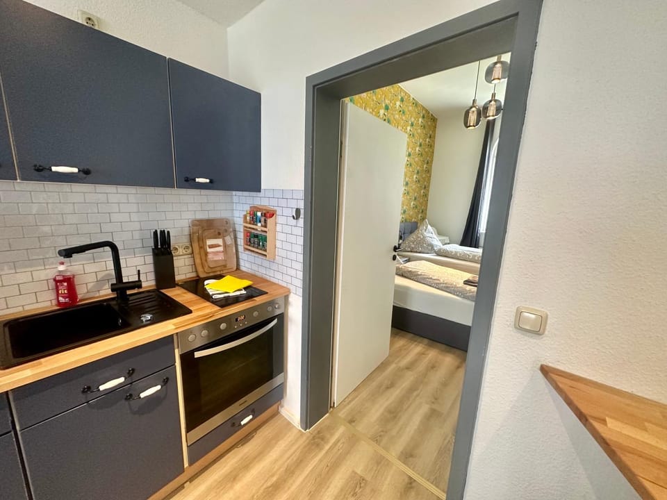 Kitchen or kitchenette, Bedroom
