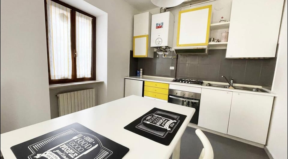 Kitchen or kitchenette, pet friendly, stove