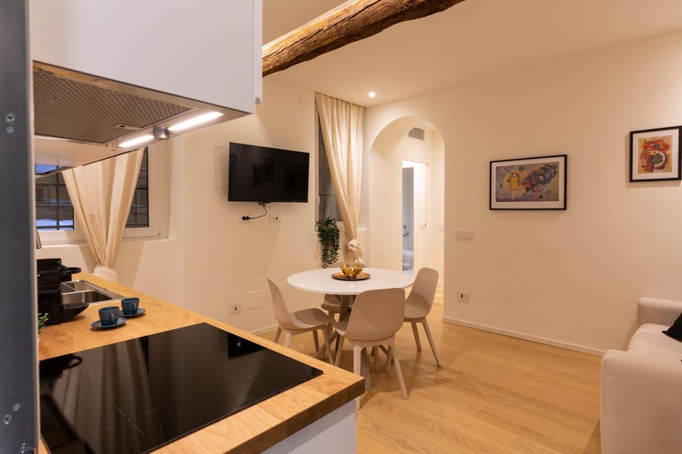 Kitchen or kitchenette, Living room