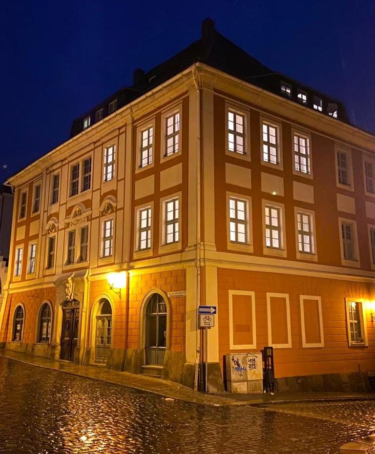 Stadtpalais Romantik-Suite 3 Zimmer maximal 6 Personen Apartment in Saxony