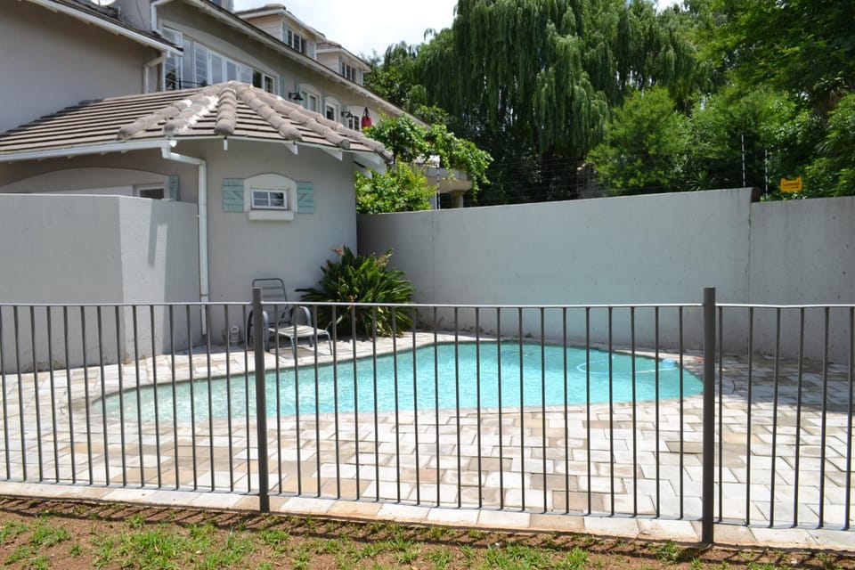 Lonehill - Suite 2C Apartment in Sandton