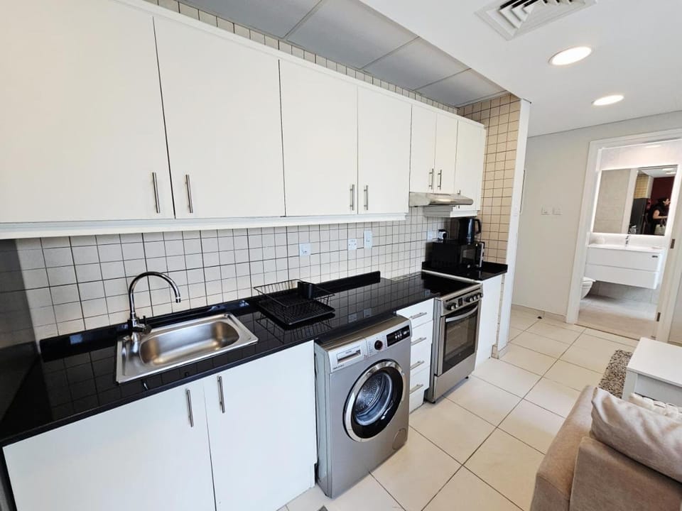 SUNRISE HOMES - A Cozy Studio next to JBR Beach Apartment in Dubai