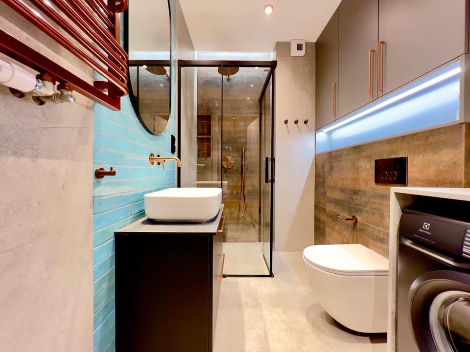 Shower, Toilet, Bathroom