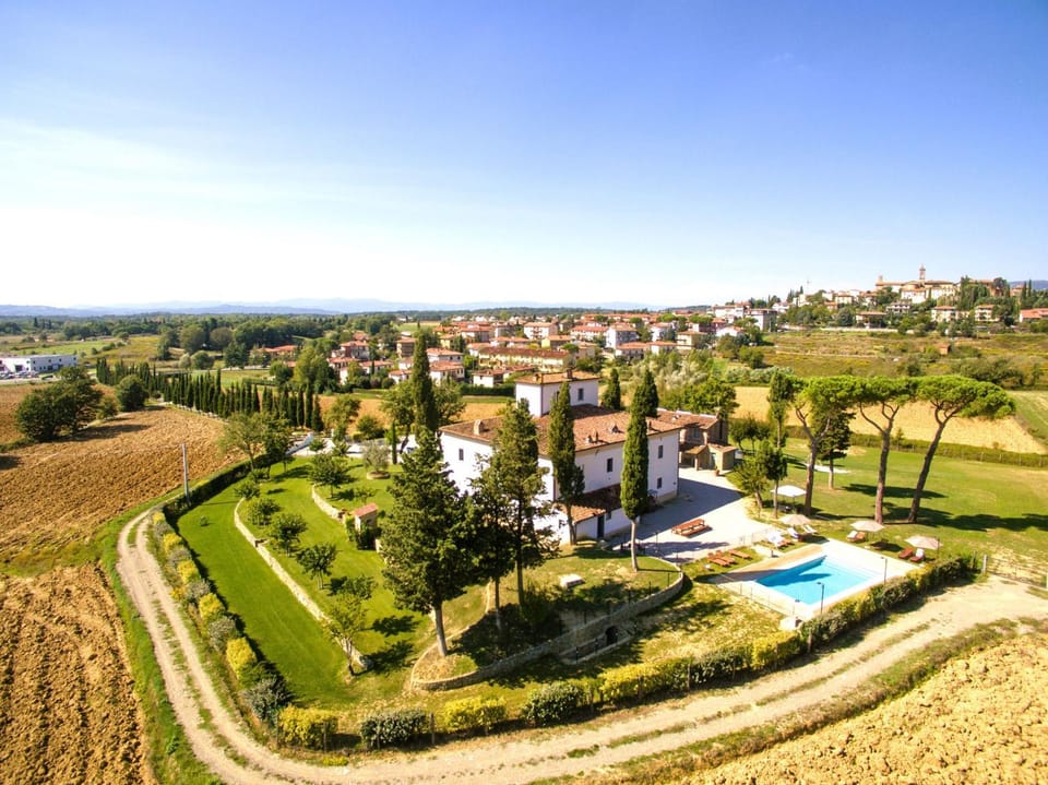 Bird's eye view, Pool view
