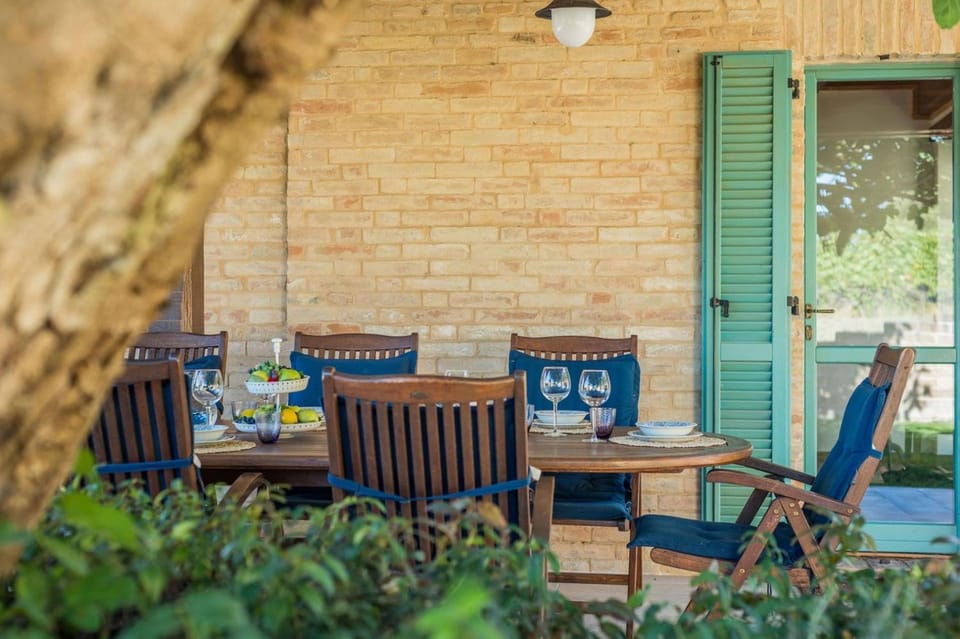 Patio, Dining area
