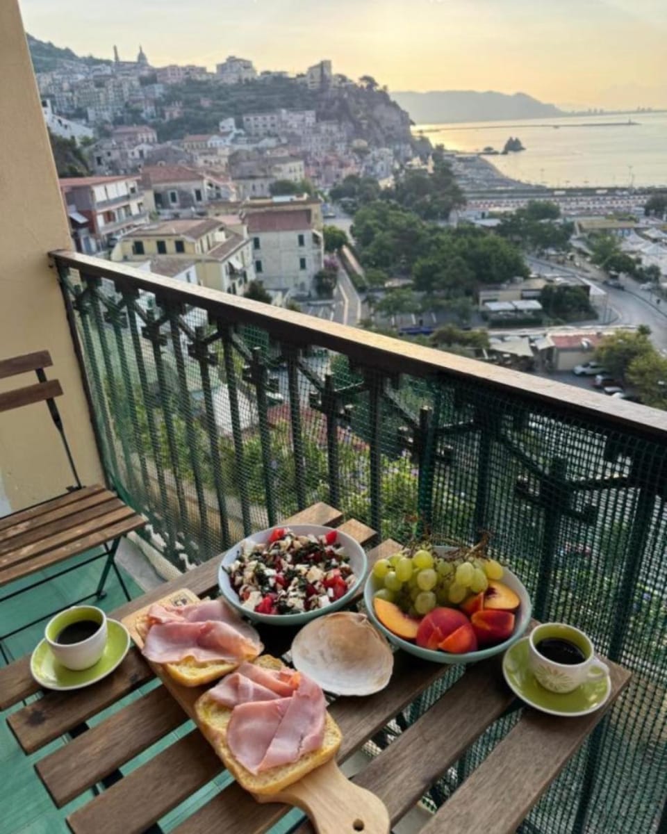 Natural landscape, View (from property/room), Balcony/Terrace, Food and drinks, Food, City view, Sea view, Breakfast, Lunch, Dinner