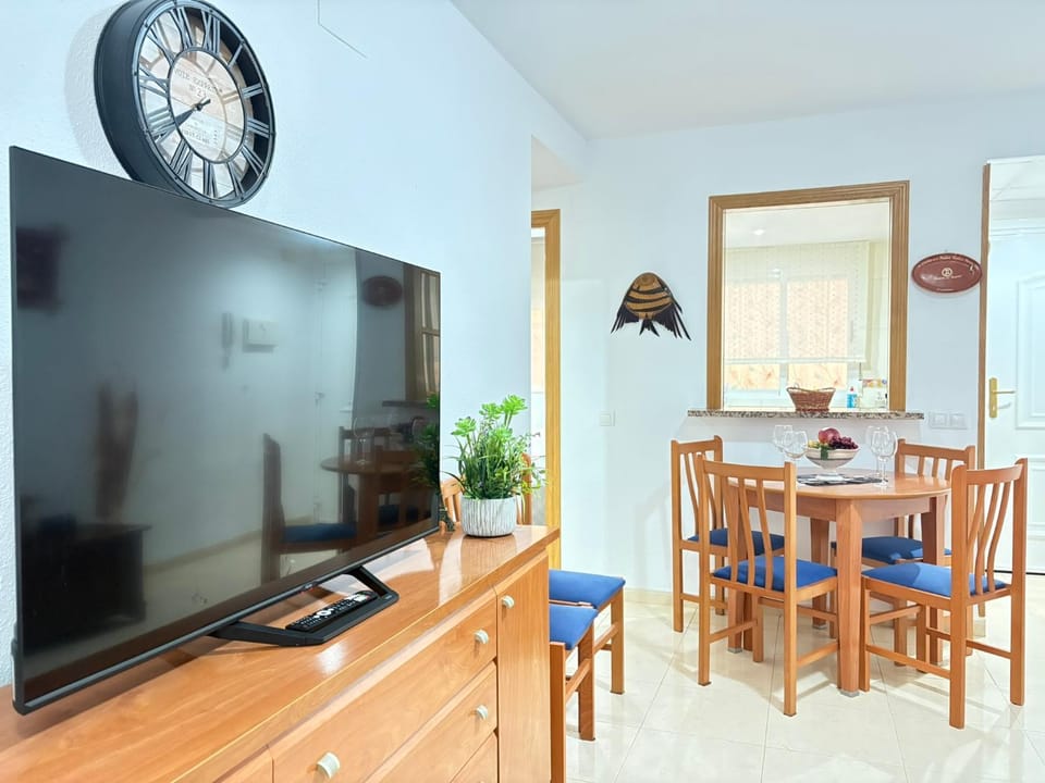 TV and multimedia, Living room, Dining area