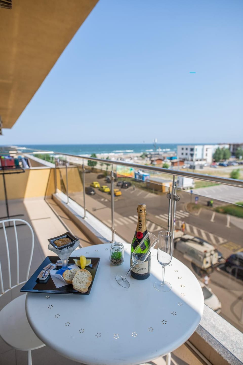 Balcony/Terrace, Food and drinks, Food, Sea view