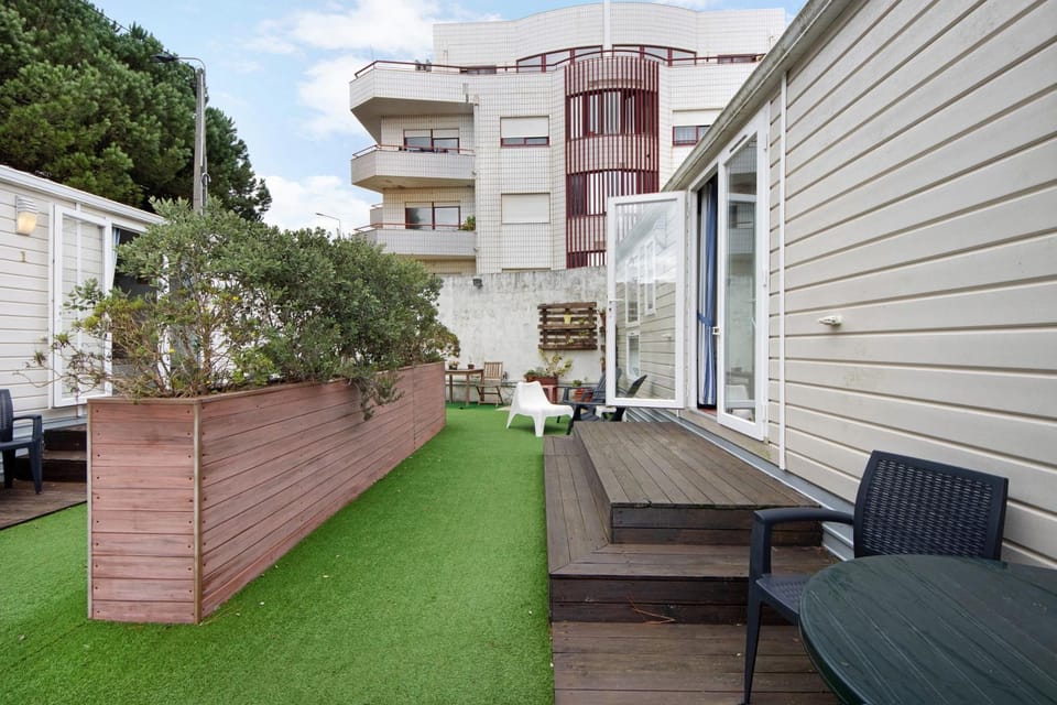 Property building, Balcony/Terrace, Living room