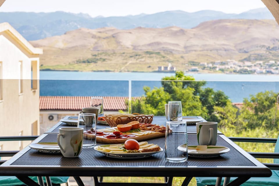 Day, Natural landscape, View (from property/room), Balcony/Terrace, Food and drinks, Mountain view, Sea view