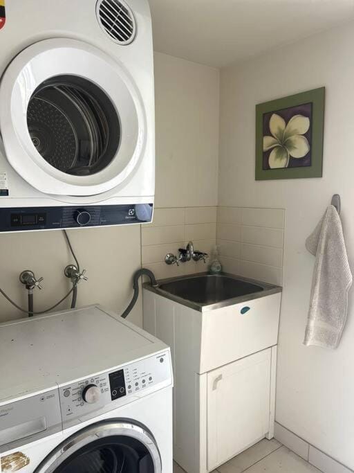 A touch of lux in the Redlands! Villa in Capalaba