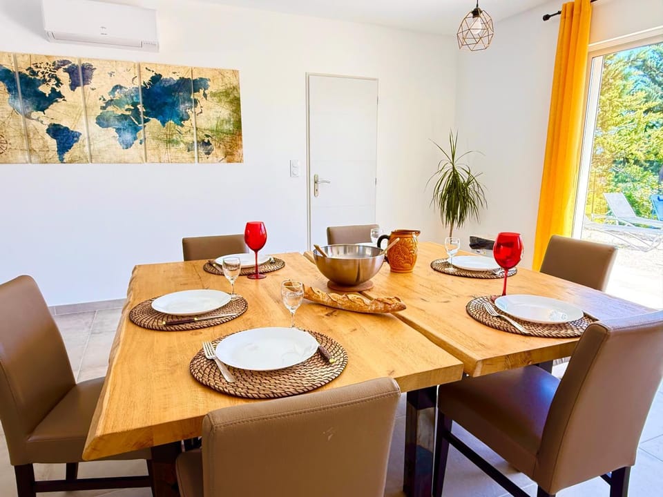 Villa Maria - Piscine - Parking- WIFI- Proche Ventoux - Ideal Cyclistes Villa in Mormoiron