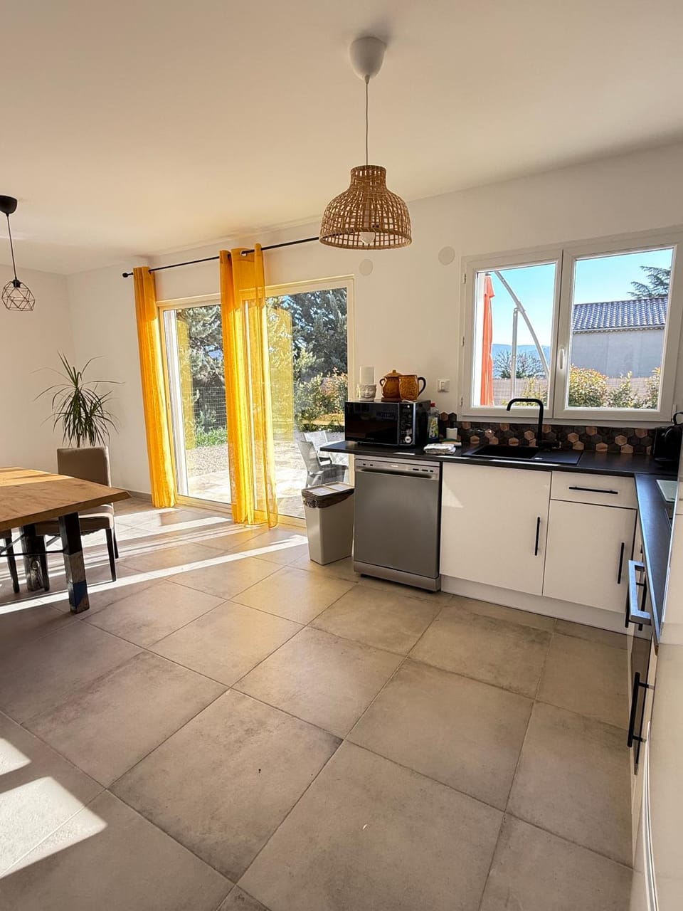 Villa Maria - Piscine - Parking- WIFI- Proche Ventoux - Ideal Cyclistes Villa in Mormoiron